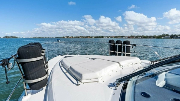 2019 Cruisers Yachts 45