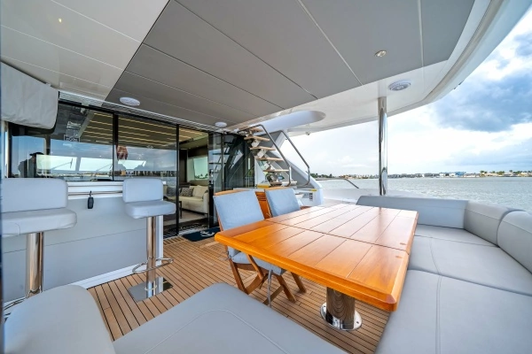 Sunseeker 76 Flybridge Yacht For Sale