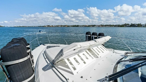 2019 Cruisers Yachts 45