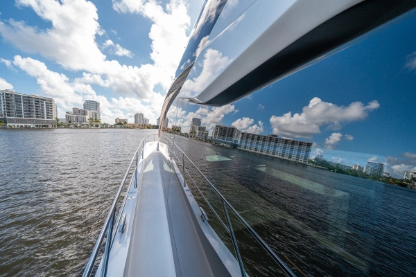 2022 Sunseeker 65