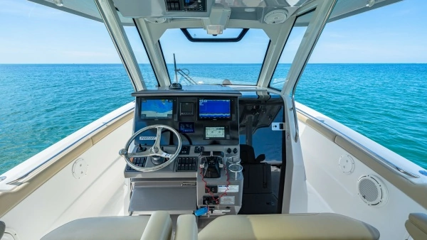 2019 Pursuit 32