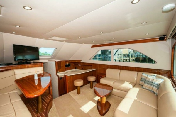 2012 Viking 42 Convertible  Salon