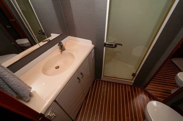 2001 Viking 61