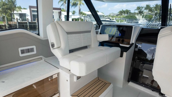 2022 Tiara Yachts 43