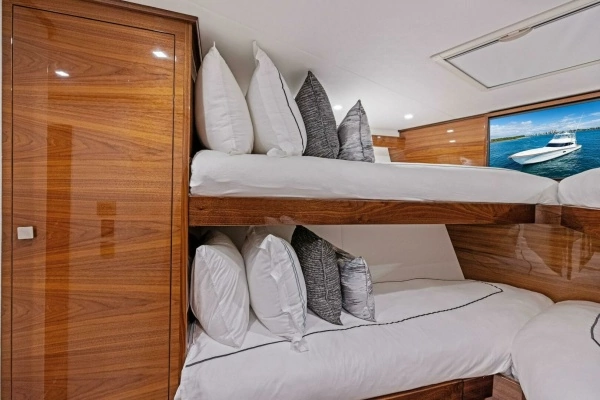 2026 Viking 82