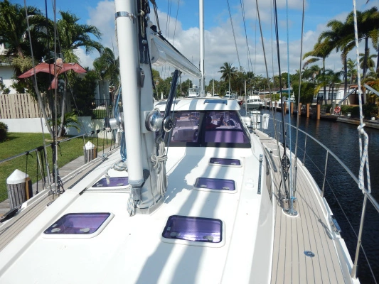 Amel 55 Yacht For Sale