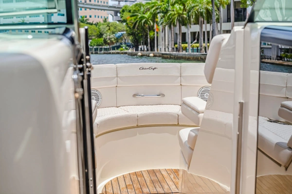 2023 Chris-Craft 35