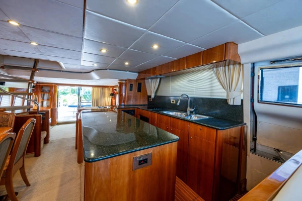 2000 Princess 72