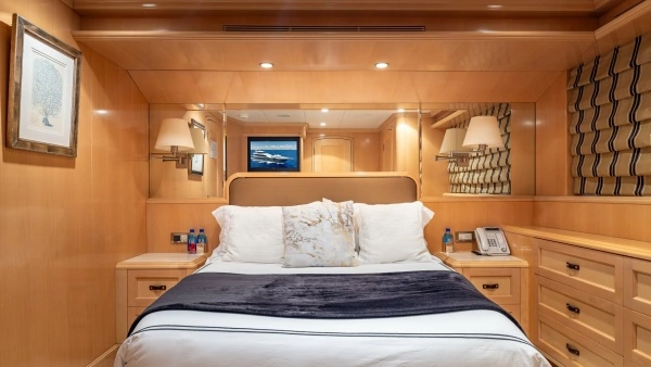1998 Trinity Yachts 144