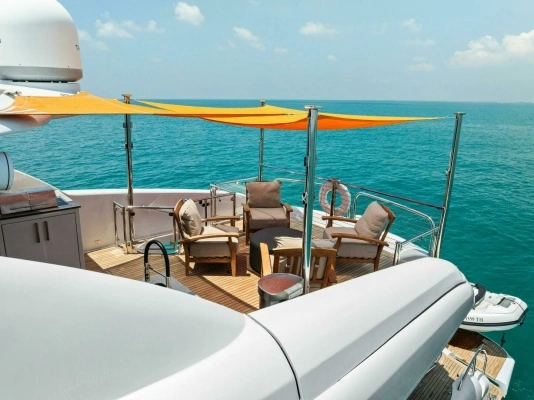 2006 Lazzara Yachts 84