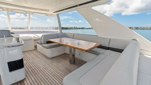 2016 Princess 64