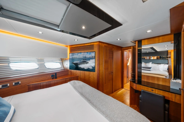 Sunseeker Predator 84 Yacht For Sale