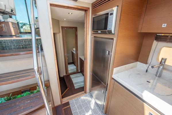 Sea Ray Sundancer 510 Yacht For Sale