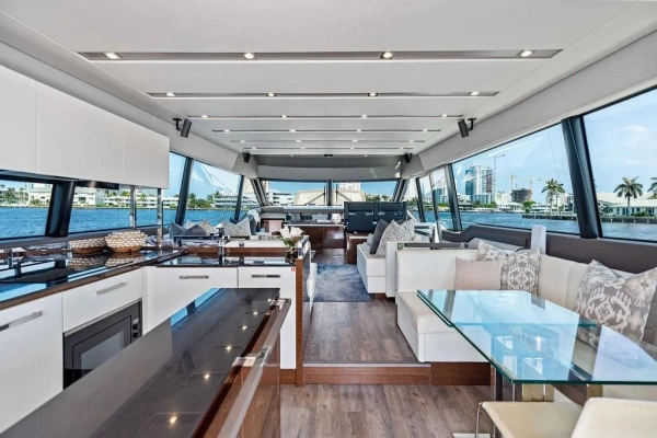 2018 Prestige 68