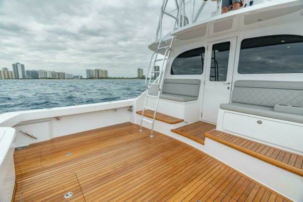 Viking 46 Billfish - Mezzanine and Cockpit