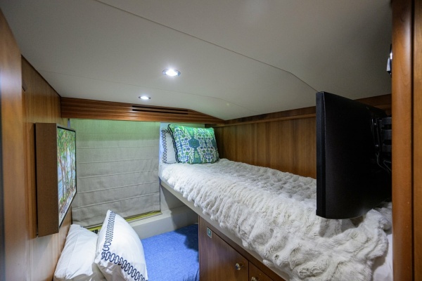 MAGIC 100ft Hatteras Yacht For Sale
