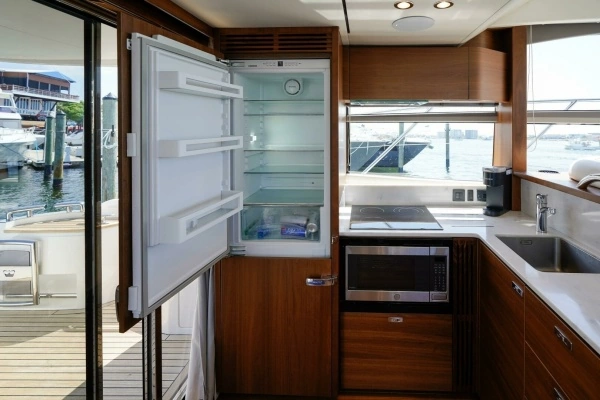 2021 Princess 50