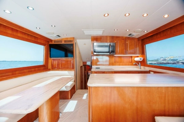 2002 Hatteras 50