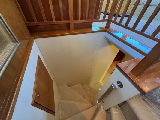 PERFECT LA DEE 75ft Hatteras Yacht For Sale