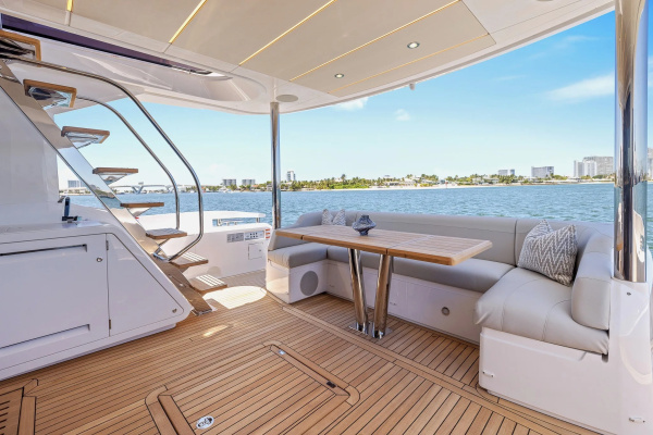 MANHATTAN 68 DEALER DEMO 68ft Sunseeker Yacht For Sale