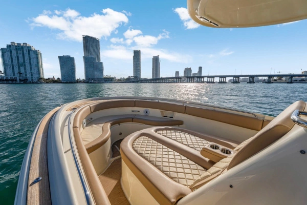2022 Chris-Craft 30