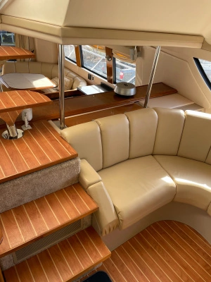 2006 Carver 56