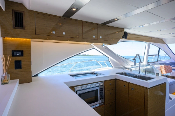 Cruisers Yachts 60 Fly Yacht For Sale