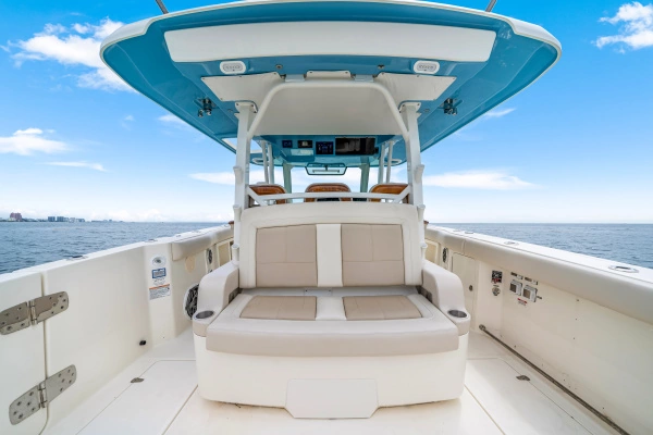 2025 Boston Whaler 38