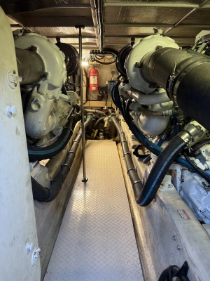 Sea Ray Sedan Bridge Yacht For Sale