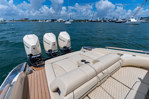 35ft Chris Craft Yacht For Sale