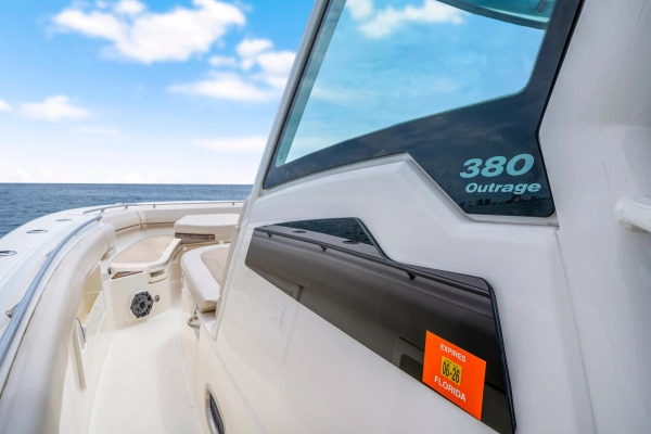 2025 Boston Whaler 38