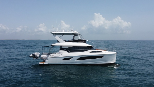 Hey Beautiful 44ft Aquila Yacht For Sale