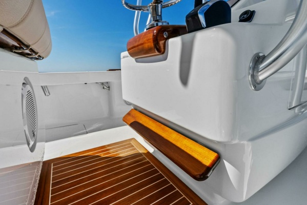 26ft Custom Yacht For Sale