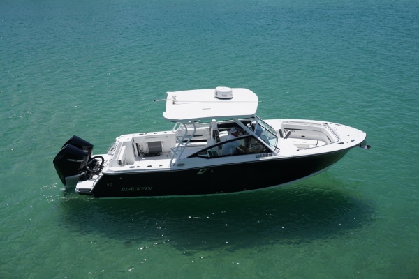 2023 27 Blackfin 272 DC Starboard Profile (28)