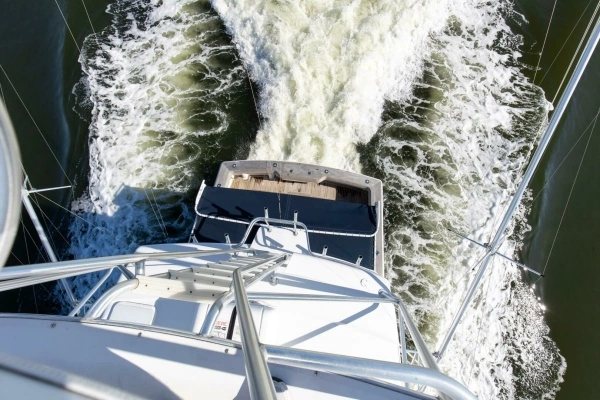 2001 Viking 65