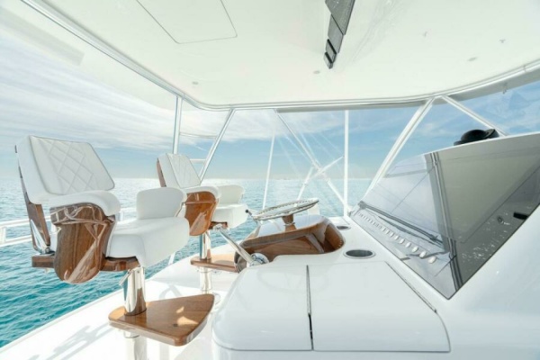 Viking 54 Convertible - Helm