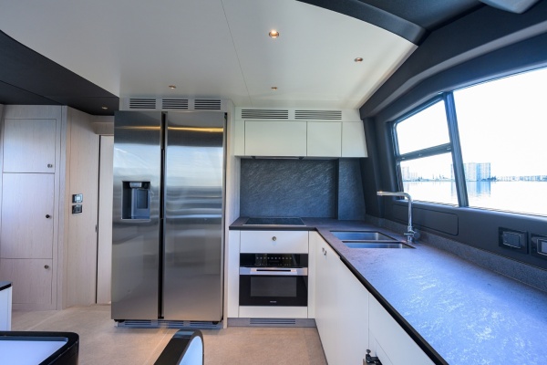 DT78 78ft Azimut Yacht For Sale