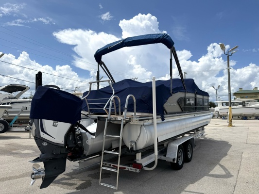 ONCE AGAIN 25ft Manitou Yacht For Sale