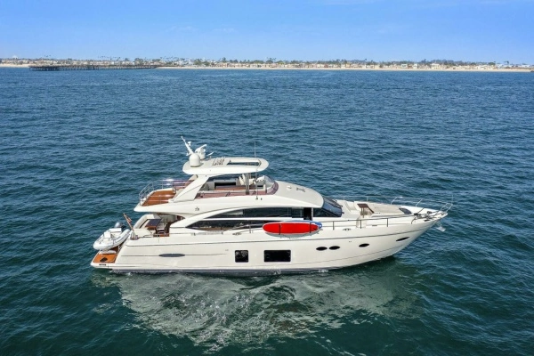 2015 Princess 72