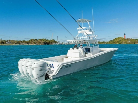 2019 Invincible 42