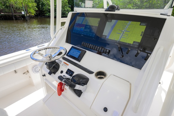 SWEET MELISSA 31ft Regulator Yacht For Sale