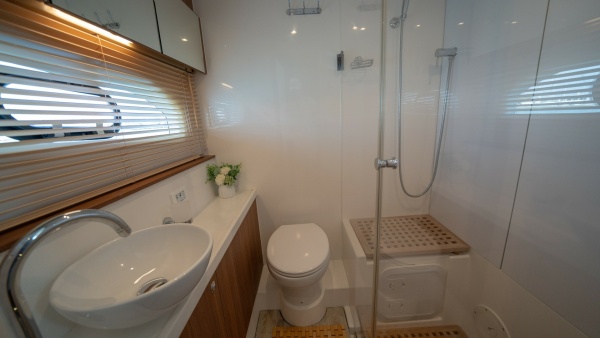 Hey Beautiful 44ft Aquila Yacht For Sale