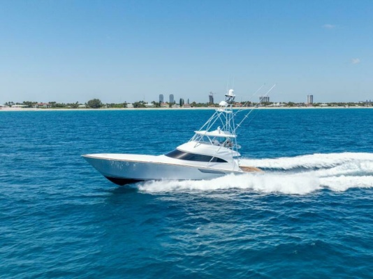 Viking 74 Convertible - Running Exterior Profile