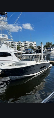 2022 Regal 38