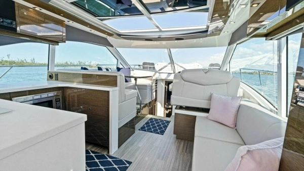 2019 Cruisers Yachts 45