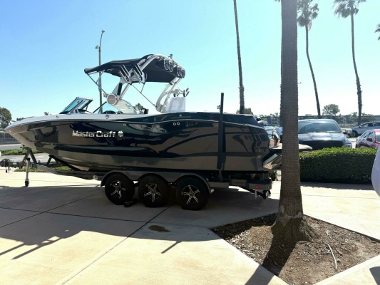 24ft Mastercraft Yacht For Sale