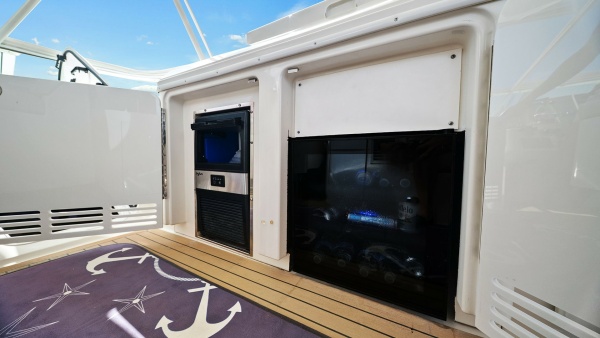 Carver 56 Voyager Sky Lounge  quot Lady Cape quot  56ft Carver Yacht For Sale