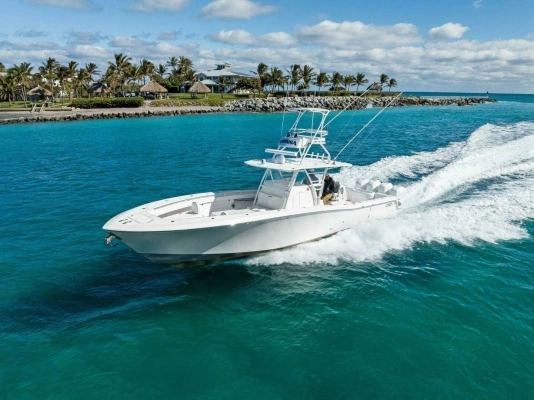2019 Invincible 42