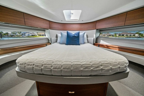 2023 Princess 50