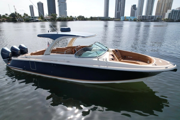 35-ft-Chris-Craft-2022-Launch 35 GT- Miami Florida United States  yacht for sale